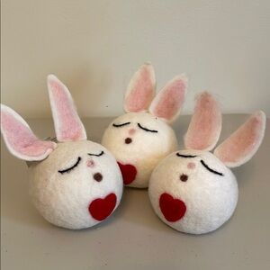 Pier 1 One Imports White Bunny Decor with Red Hearts set of 3 Easter